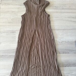 Elegant Brown Sleeveless long top